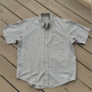 Men's Munsingwear wrinkle free Tan and  black Checkered Shirt, size medium.